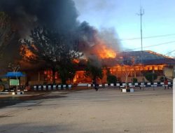 Gedung Biro Logistik Polda NTT Terbakar