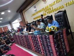Aliansi Mahasiswa NTT Unjuk Rasa di DPRD NTT Tolak UU KPK dan RKUHP