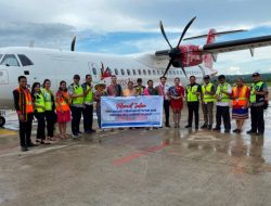 Bandara El Tari Kupang Apresiasi Penumpang Pada Awal Tahun