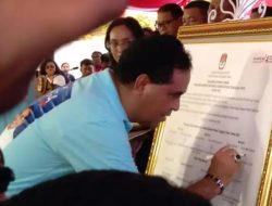 Paket SIAGA Tandatangani Deklarasi Kampanye Damai di KPU NTT