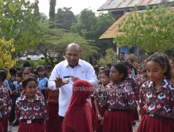 Kunjungan di SDN Pasir Panjang, Pj. Wali Kota Kupang Minta Fokus pada Pendidikan Dasar dan Gizi Anak