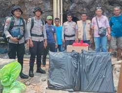 3 PPS Wilayah Kecamatan Ndona Belum Bisa Ditempuh Dengan Jalur Darat, Kapolsek Ndona : Kita Kawal Lewat Jalur Laut