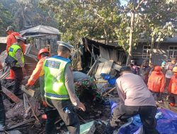 Polres Flotim Bergerak Cepat Bantu Korban Erupsi Gunung Lewotobi