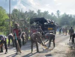 Personel BKO Aman Nusa II Pulihkan Akses Jalan di Boru Pascaherupsi Gunung Lewotobi