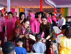 Ketua Umum Bhayangkari Gelar Natal Bersama Anak-Anak Terdampak Erupsi Gunung Lewotobi