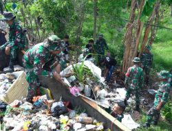 Danrem 161/WS Pimpin Karya Bakti Bersama Masyarakat Dalam Rangka Hari Juang Kartika TNI AD ke 79