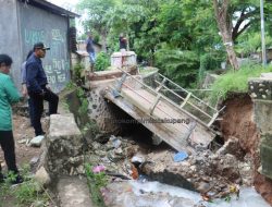 Pj. Wali Kota Kupang Linus Lusi Tinjau Jembatan Roboh di Naikoten I
