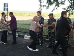 Gubernur NTT Melki Laka Lena Sambut Kedatangan Menteri Kebudayaan