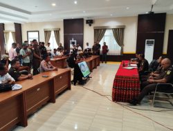 Aliansi Nasional Demo di Kejati, Minta Usut Proyek 2.100 Rumah Eks Pejuang Timor-Timur di Kupang