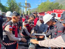 Polda NTT Beri Bantuan Dinamo Air dan Perbaiki Sumur Untuk  Pengungsi di Posko Konga