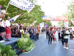 Kapolda NTT Lepas Karnaval Budaya Bhayangkara di Kupang Exotic Festival 2025