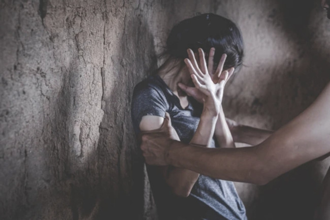 Porno yosh yapon ayol ehtiros bilan soradi