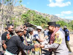 Kapolda dan Ketua Bhayangkari Daerah NTT Serahkan Bantuan Sumur Bor untuk Warga Perbatasan TTU