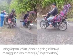 Kasihan ! Jenazah Tenaga Kesehatan Terpaksa Diangkut Pakai Motor di Donggala Karena jalan Rusak