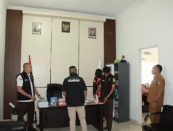Usut Dugaan Penyimpangan Anggaran Pilkada 2024 Kejari Sumba Timur Geledah Kantor KPU