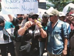 Nelayan dan Pedagang Ikan di Kupang Gelar Aksi Demo Tolak Keras Kenaikan Tarif Retribusi   