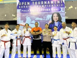 Atlet Karate Polda NTT Borong Medali di Open Turnamen Piala Anita Jakoba Gah 2025