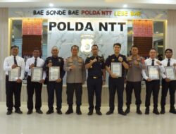 Berhasil Ungkap Kasus 11 Juta Rokok Ilegal di Perbatasan, Kapolda NTT Beri Penghargaan kepada Personel Polri dan Bea Cukai