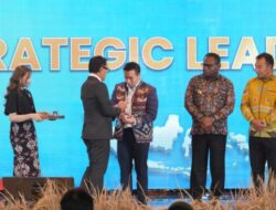 Wali Kota Kupang Terima Penghargaan Top Strategic Leadership dari Media Group