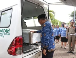 Gubernur NTT Terima Kedatangan Jenazah Alex Koroh di Bandara El Tari Kupang