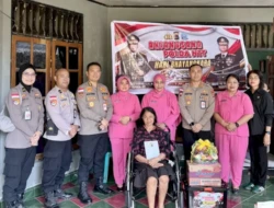 Pererat Silaturahmi, Karo SDM Polda NTT Kunjungi Purnawirawan Sambut Hari Bhayangkara ke-80