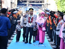 Tradisi Pedang Pora Sambut Wakapolda NTT Brigjen Pol Faizal, Awali Pengabdian di Bumi Flobamorata