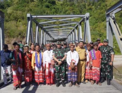 TNI AD Bangun Jembatan di Amfoang, Akses Ekonomi dan Pelayanan Dasar Warga Segera Pulih