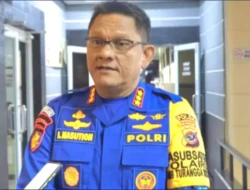 Tumpahan Minyak Cemari Pesisir Semau, Ditpolairud Polda NTT Fokus Kendalikan Dampak Lingkungan