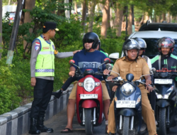 Bukan Sekadar Pantau, Wakapolda NTT Turun ke Jalan Atur Lalu Lintas: Pagi Warga Kupang Harus Lancar!